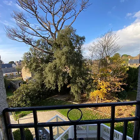 Manoir Le Castel & Beaumaris Apartment